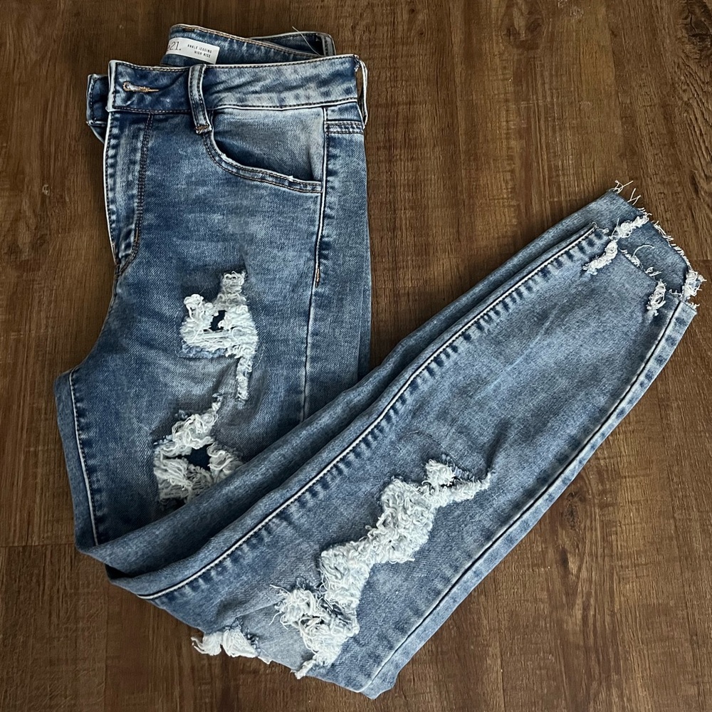 Rue 21 ripped Jeans